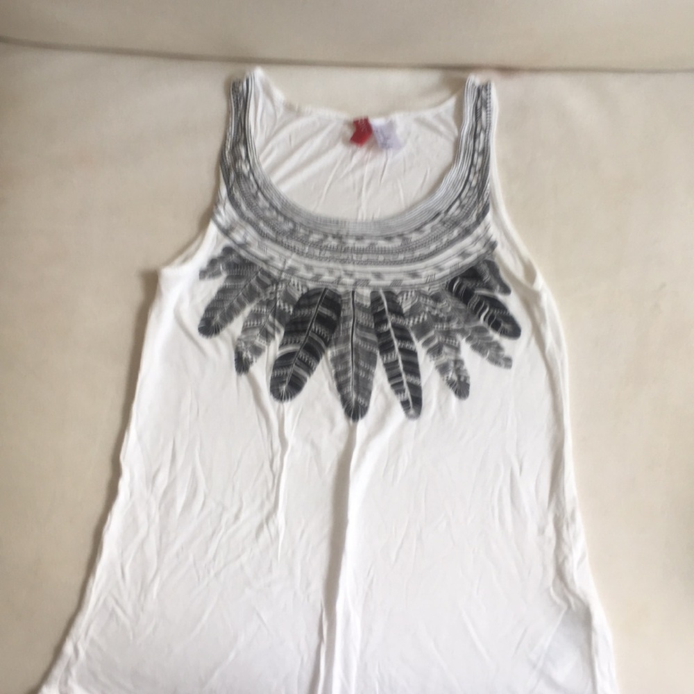 Feather inspired print